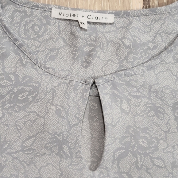 Violet + Claire Women's soft blue patterned eyelet top size 2X - Picture 5 of 6